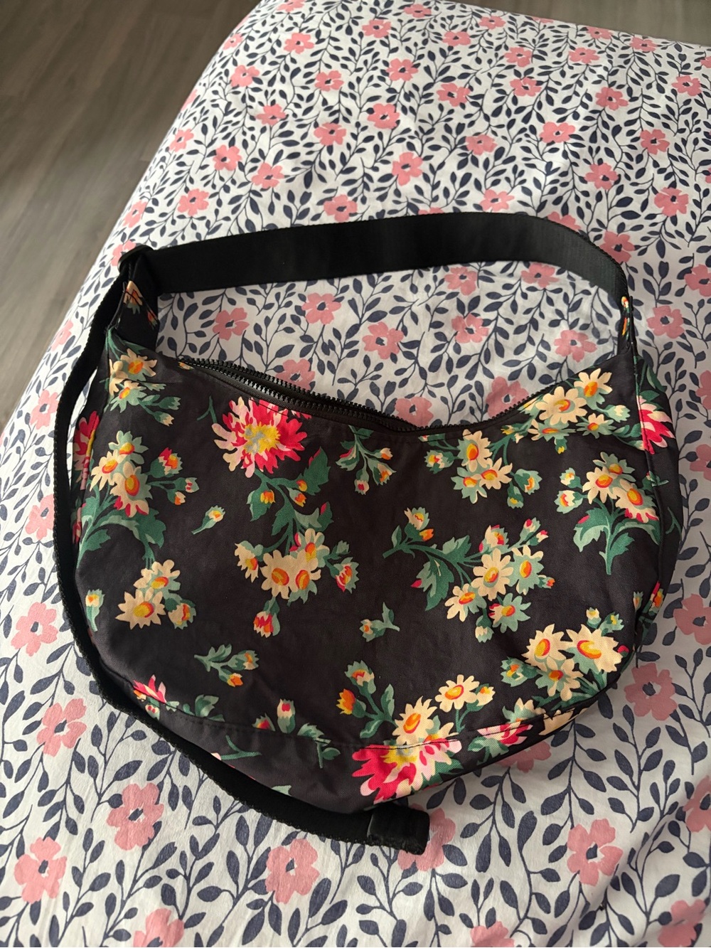 BAGGU medium crescent Rhian Daisy